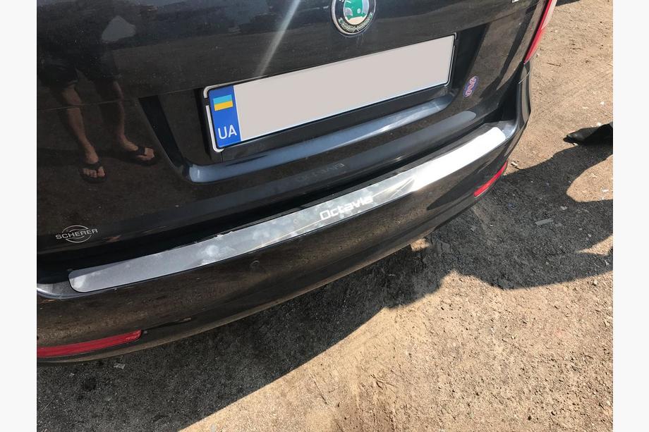 Skoda Octavia II A5 2010–2013 Nerjaveča letev za zadnji odbijač Nataniko Fotografija 3