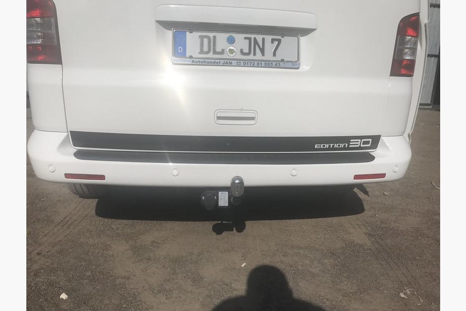 Volkswagen T5 Caravelle 2004–2010 Obloga zadnjega odbijača z zavihkom (ABS plastika) Fotografija 3