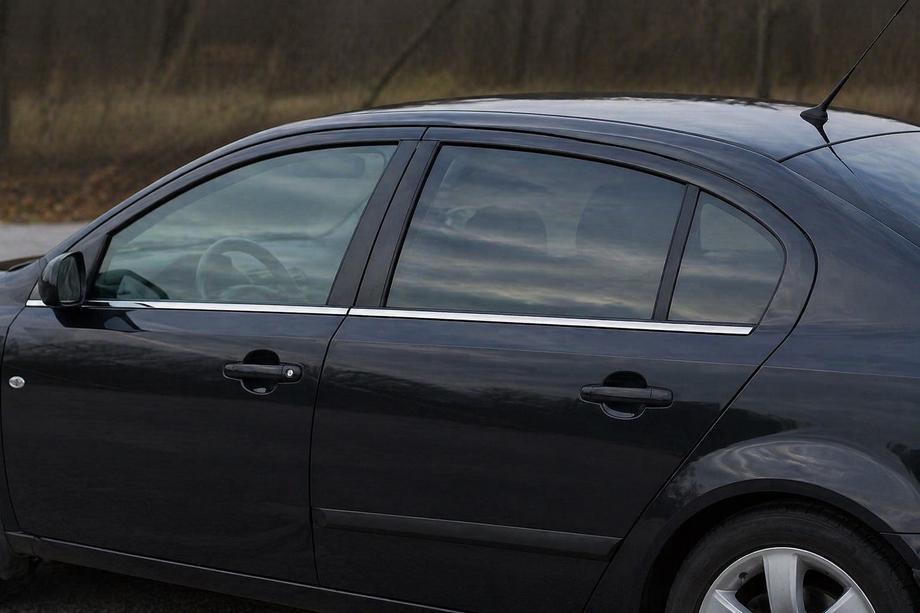 Mazda 3 2003–2009 Okenske obrobe (4 kosi, nerjavno jeklo) Kombilimuzina Image