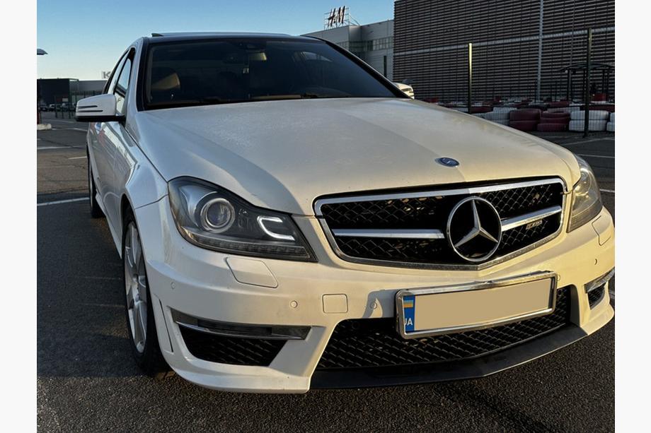 Mercedes razred C W204 2007–2015 Komplet body kit S63 AMG Image