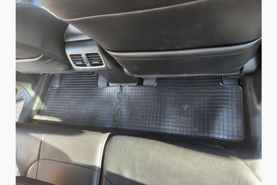 Honda CRV 2012–2016 Gumijasti tepihi za potniški prostor (4 kosi, Stingray Premium) Fotografija 4