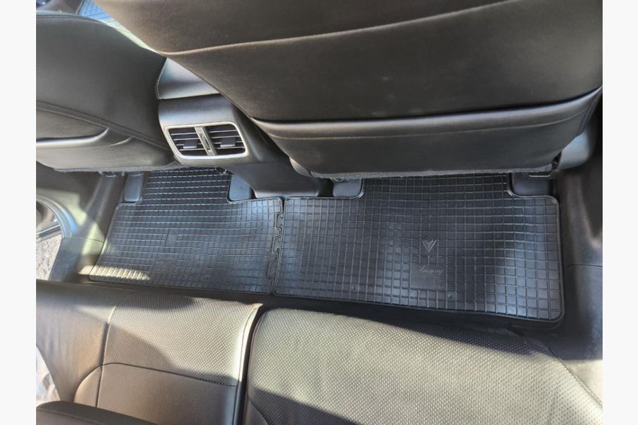 Honda CRV 2012–2016 Gumijasti tepihi za potniški prostor (4 kosi, Stingray Premium) Fotografija 5