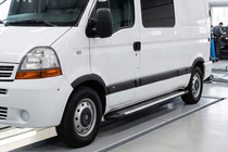 Nissan Interstar 2002–2010 Stranski pragovi Line (2 kos, aluminij) fotografija 1
