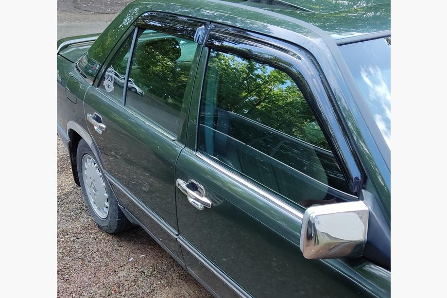 Mercedes E-class W124 1984–1997 Okenske obrobe (4 kosi, nerjavno jeklo) Fotografija 2