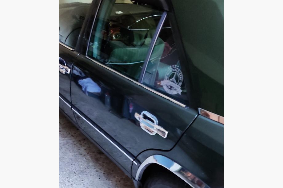 Mercedes E-class W124 1984–1997 Okenske obrobe (4 kosi, nerjavno jeklo) Fotografija 3