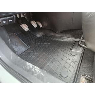 Gumijasti tepihi za potniški prostor (4 kosi, Stingray Premium) Nissan Qashqai 2007–2010 fotografija 1