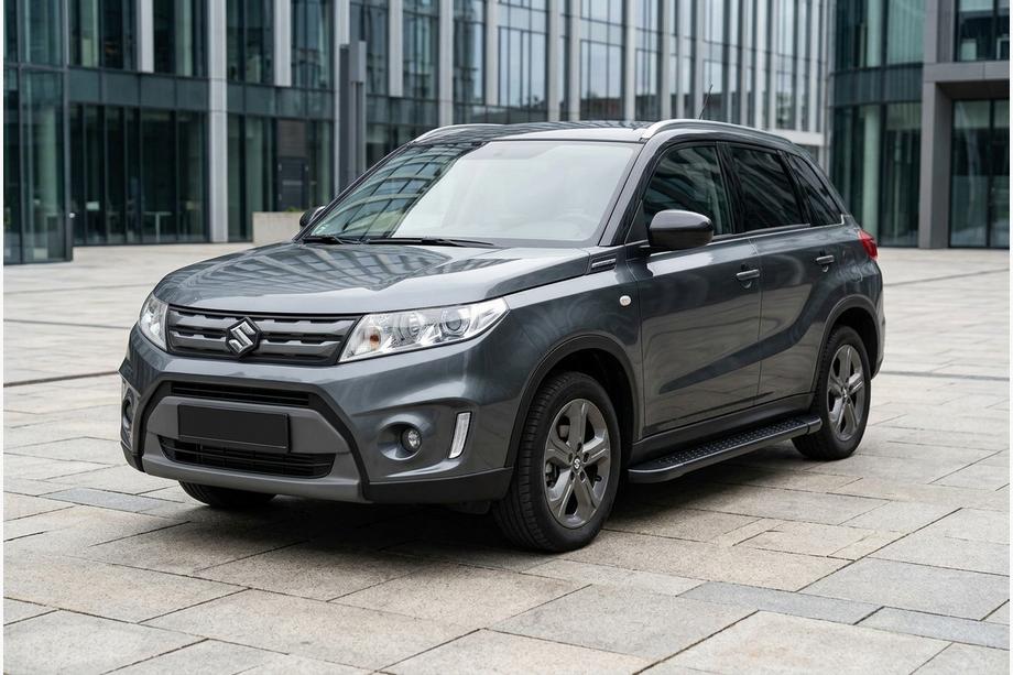 Suzuki Vitara 2015– Bočne stopnice Allmond Black (2 kosa, aluminij) Image