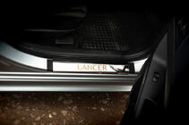 Mitsubishi Lancer X 2008– Zaščitne letve pragov (Carmos, 4 kosi, nerjavno jeklo) fotografija 1