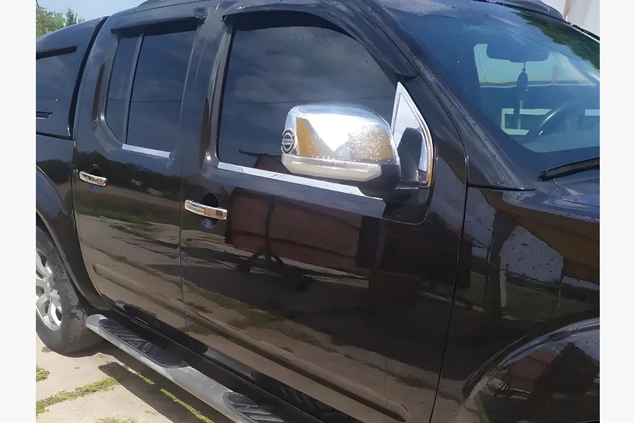 Nissan Navara 2006–2015 Kromirane obloge ogledal (2 kosa, plastika) Z repetitorjem smernika Image