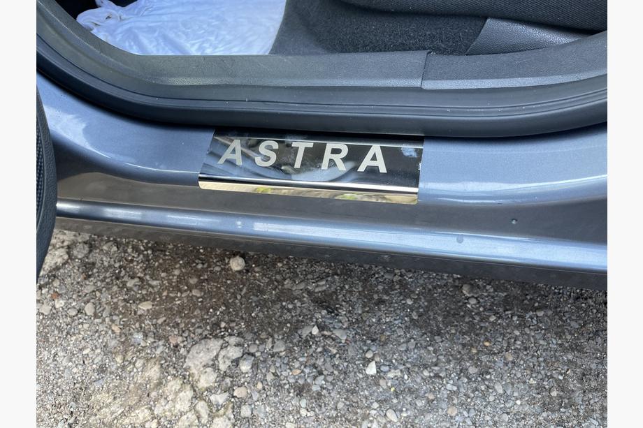 Opel Astra H 2004–2013 Obloge pragov Carmos V1 (4 kos, jeklo) Fotografija 3