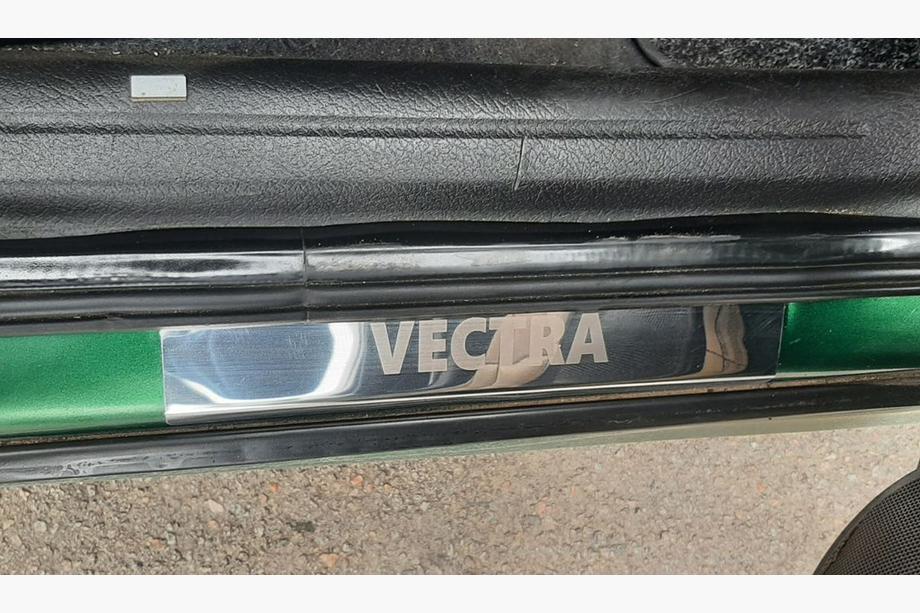 Opel Vectra B 1995–2002 Vstopne letve pragov Carmos (4 kosi, nerjaveče jeklo) Fotografija 4