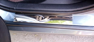 Peugeot 307 2001–2008 Obloge pragov Carmos V1 (4 kos, jeklo) fotografija 4
