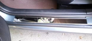 Peugeot 307 2001–2008 Obloge pragov Carmos V1 (4 kos, jeklo) fotografija 3