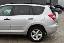 Toyota Rav 4 2006–2013 Črne OEM strešne vzdolžne letve (aluminij) fotografija 1