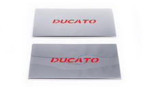 Fiat Ducato 2006–2025 Notranje obloge pragov rdeče (2 kosa, nerjaveče jeklo) fotografija 2