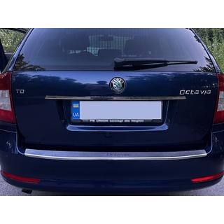 Kromirana letev nad registrsko tablico Carmos (nerjavno jeklo) Skoda Octavia II A5 2010–2013 fotografija 2