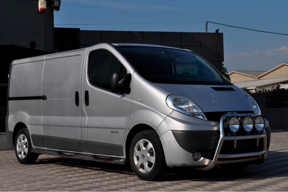 Nissan Primastar 2002–2014 Prednji zaščitni lok WT018 (inox) Fotografija 4
