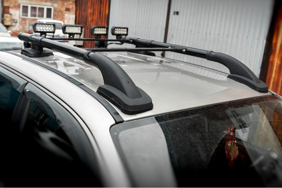 Volkswagen Amarok 2010–2022 Strešne sani Black Shark (s prečkami) Image