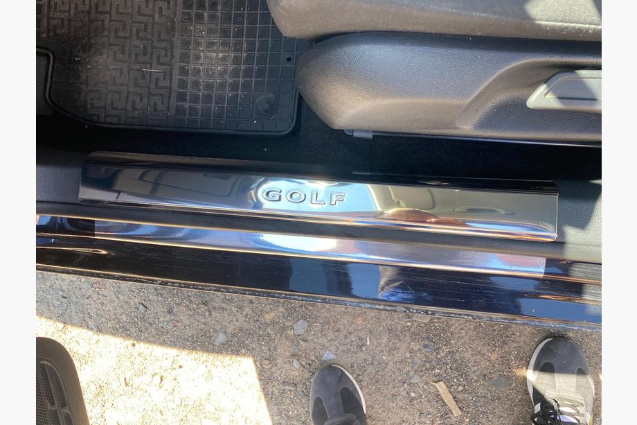 Volkswagen Golf 6 2008–2014 Obloge notranjega dela pragov (2 kosa, nerjavno jeklo) Fotografija 2