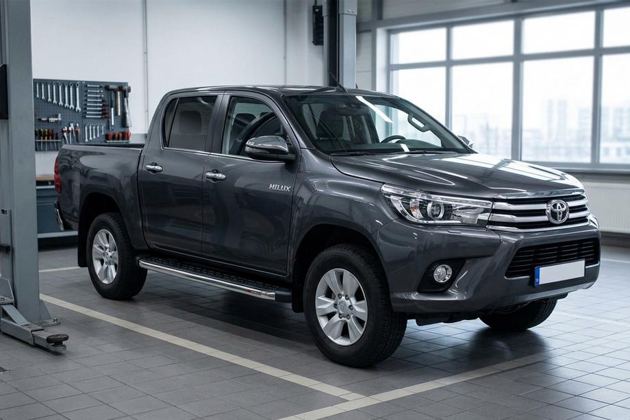 Toyota Hilux 2015– Stranske stopnice Blackline (2 kosa, aluminij) Image