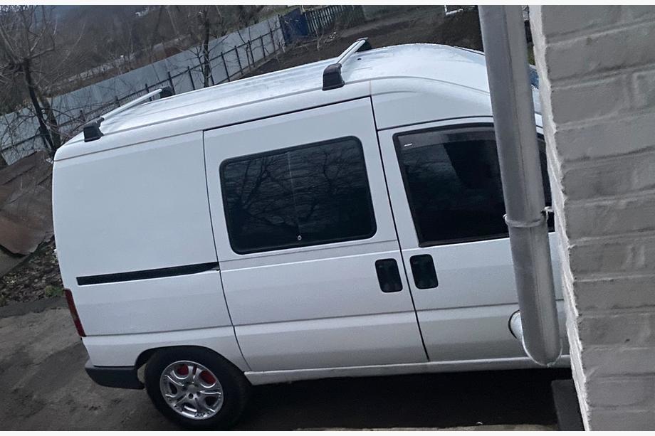 Citroen Jumpy 1996–2007 Strešna prečna nosilca za tovarniška pritrdilna mesta, zaklepanje na ključ (2 kos) Image