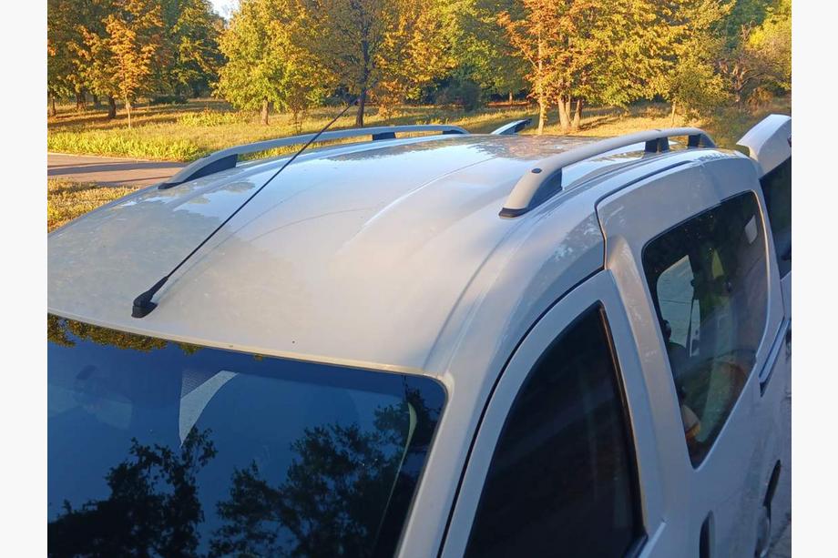 Renault Dokker 2013–2022 Strešne vzdolžne letve Skyport (mat siva) Image
