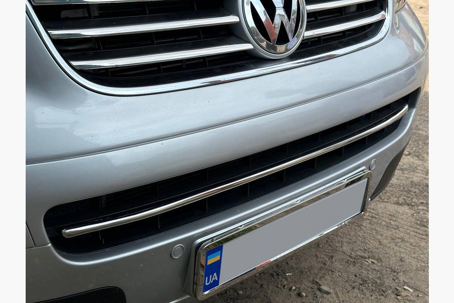 Volkswagen T5 Multivan 2003–2010 Obloga spodnje rešetke (nerjavno jeklo) Carmos - turško nerjaveče jeklo Image
