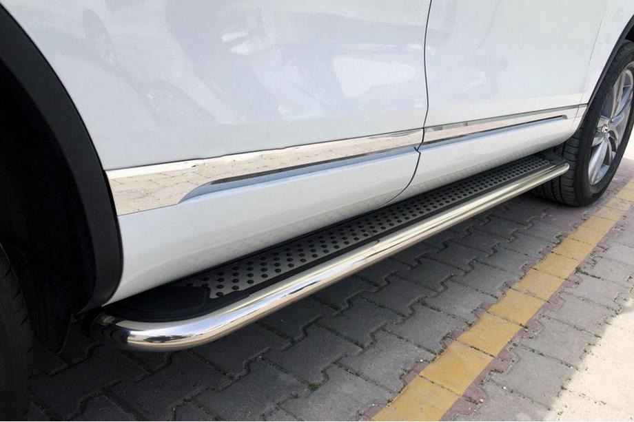 Volkswagen Touareg 2010–2018 Stranske stopnice Maydos V2 (2 kosa, aluminij/nerjavno jeklo) Image