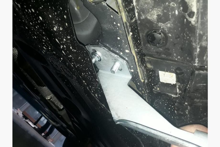 Ford Kuga/Escape 2013–2019 Stranske stopnice Maya V1 (2 kosa, aluminij) Z lakiranimi vratnimi ploščami Fotografija 3