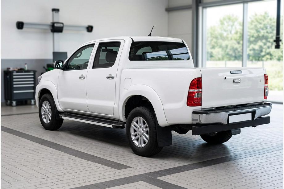 Toyota Hilux 2006–2015 Stranski pragovi Maya V1 (2 kos, aluminij) Image