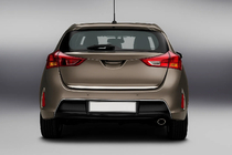 Toyota Auris 2012–2018 Nerjaveča zaščitna letvica roba prtljažnika fotografija 1