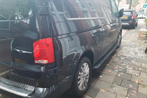 Volkswagen T6 2015–2024 Bočne stopnice Allmond Black (2 kos, aluminij) Dolga medosna razdalja fotografija 2