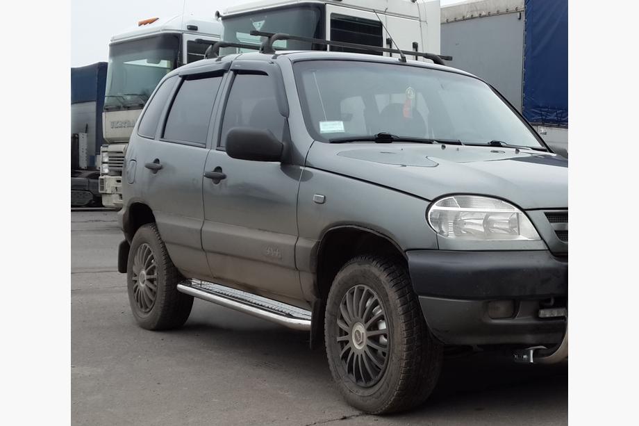 Chevrolet Niva 1998–2020 Stranske stopnice Premium (2 kos, nerjavno jeklo) Image