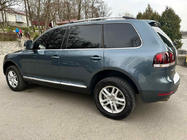 Volkswagen Touareg 2002–2010 Strešne vzdolžne letve, kromirane (plastične noge) Kovinska noga fotografija 2