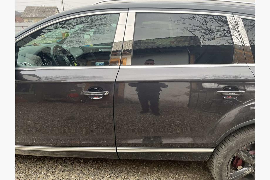 Audi Q7 2005–2015 Obloge stebričkov vrat (nerjavno jeklo) Image
