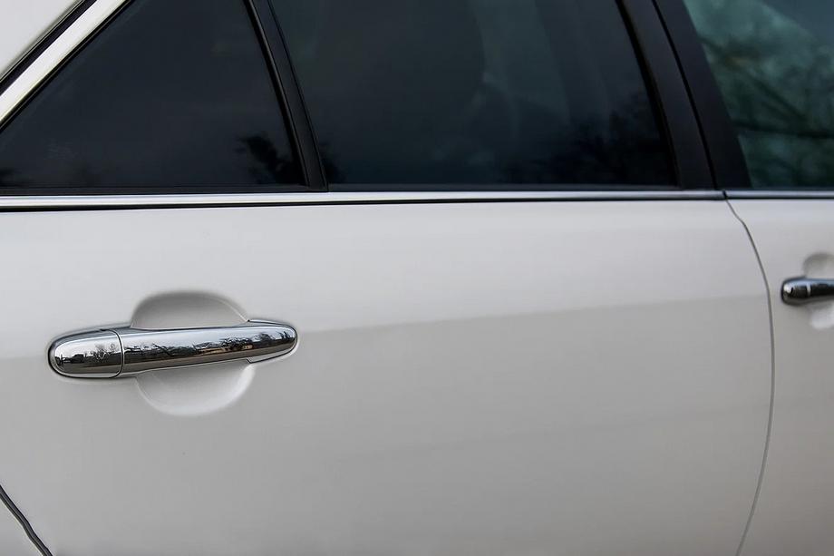 Toyota Camry 2006–2011 Pokrovi kljuk vrat (4 kos, nerjaveče jeklo, EU) OmsaLine, italijansko nerjaveče jeklo Fotografija 2