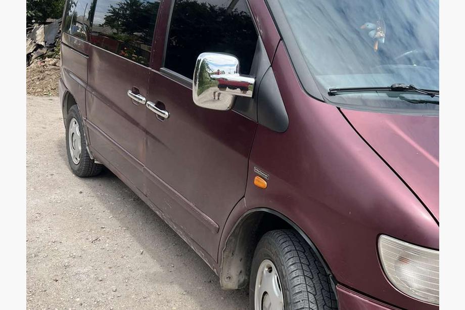 Mercedes Vito W638 1996–2003 Pokrovi kljuk vrat (nerjaveče jeklo) 3 kosi. Carmos – turško jeklo Image