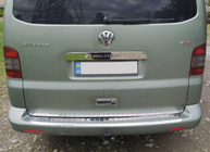 Volkswagen T5 Multivan 2003–2010 Nerjaveča letev nad registrsko tablico za peta vrata Brez napisa, Carmos – turško jeklo fotografija 5