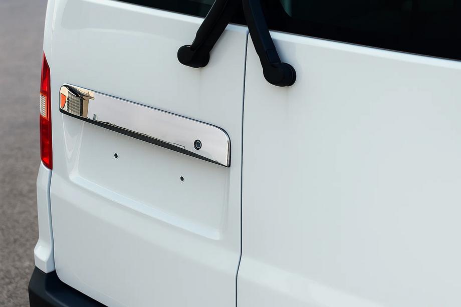 Volkswagen T5 Caravelle 2004–2010 Letvica nad registrsko tablico za krilna vrata (nerjavno jeklo) Image