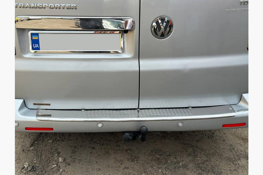 Volkswagen T5 Caravelle 2004–2010 Letvica nad registrsko tablico za krilna vrata (nerjavno jeklo) Carmos - turško nerjaveče jeklo Fotografija 5