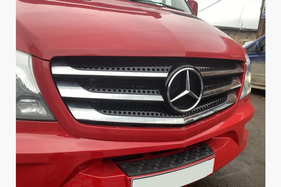 Mercedes Sprinter W906 2006–2018 Nerjaveče letvice za masko (2013↗, nerj.) Fotografija 6