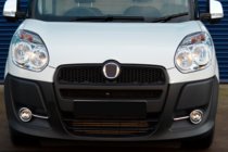 Fiat Doblo II 2010–2022 Kromiran okvir meglenk s črtami (2010-2015, 4 kosi, nerjaveče jeklo) Carmos - turško nerjaveče jeklo fotografija 6
