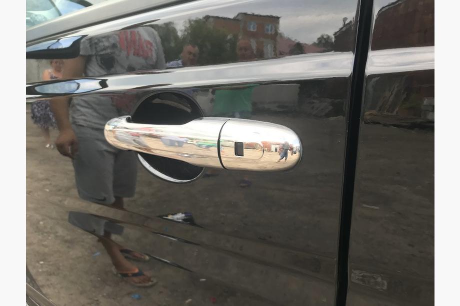 Mercedes Viano 2004–2014 Pokrovi kljuk (nerjavno jeklo) 3 kosi, OmsaLine – italijansko nerjaveče jeklo Fotografija 8
