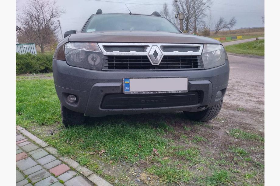 Renault Duster 2008–2017 Zimski spodnji pokrov maske hladilnika Mat Image