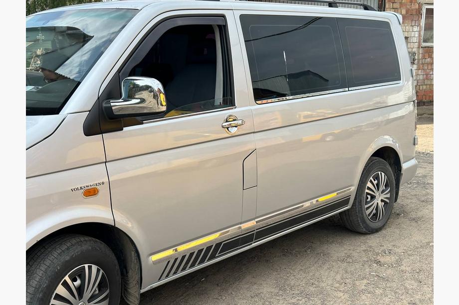 Volkswagen T5 Transporter 2003–2010 Okenske obrobe (2 kos, nerjaveče jeklo) Carmos - turško nerjaveče jeklo Fotografija 4