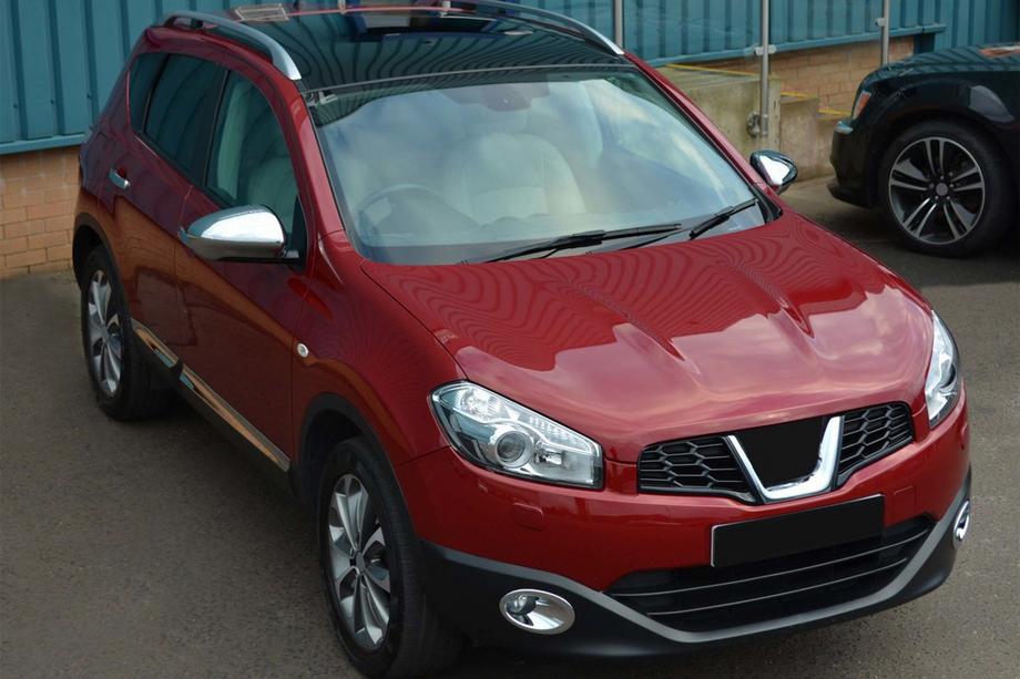 Nissan Qashqai 2010–2014 Okvirja meglenk z ugreznitvijo (2 kos, plastika) Image