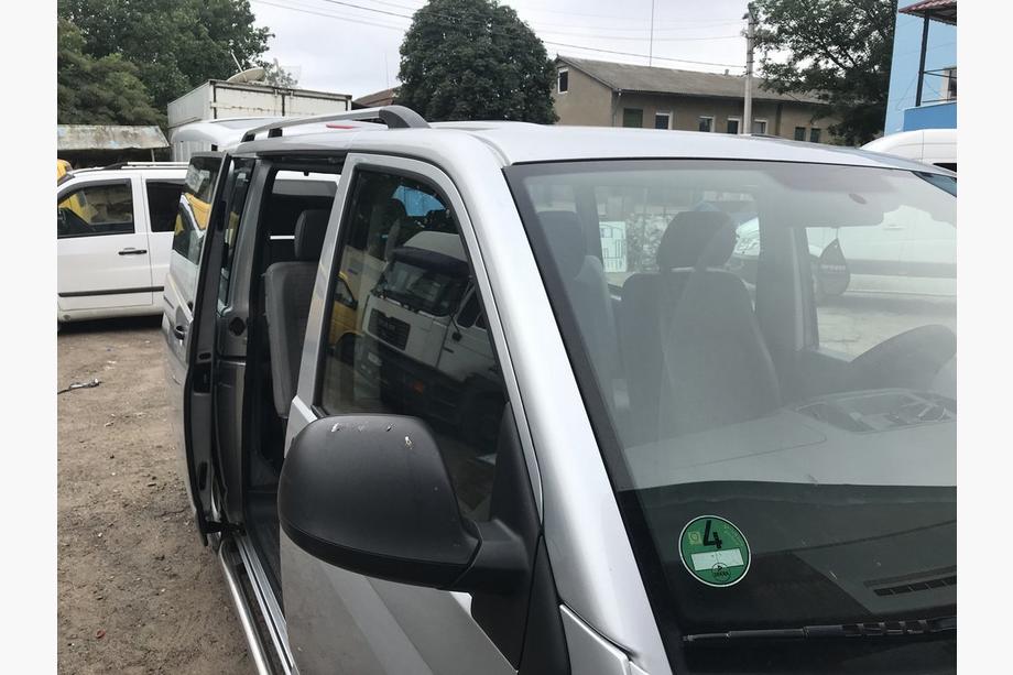 Volkswagen T5 Multivan 2003–2010 Kromirane strešne sani Dolga medosna razdalja, kovinske noge Fotografija 2