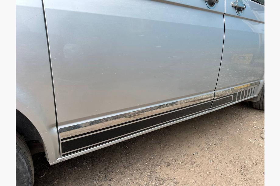 Volkswagen T5 Caravelle 2004–2010 Letve za vrata (inox, krom) 1 vrata, kratka, OmsaLine – italijansko nerjavno jeklo Fotografija 9