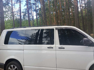 Volkswagen T6 2015–2024 Črni strešni relingi fotografija 21