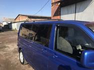 Volkswagen T6 2015–2024 Črni strešni relingi fotografija 4